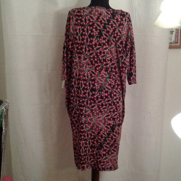 Lularoe XL Irma hi-low top red flowers NEW! - Picture 5 of 7